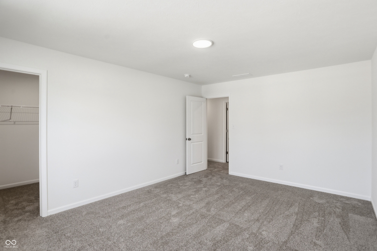 Listing Image 41