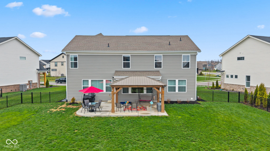 Listing Image 4