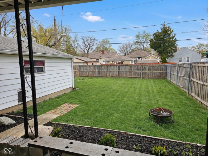 Listing Image 4