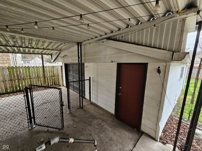 Listing Image 6