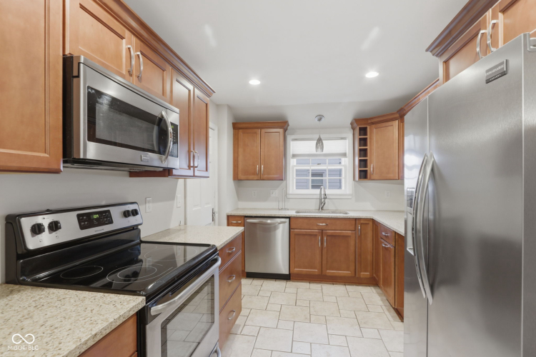 Listing Image 6