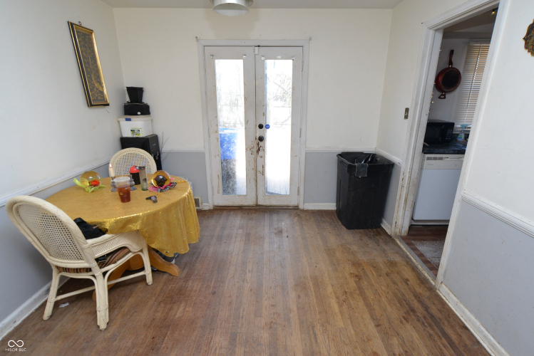 Listing Image 11