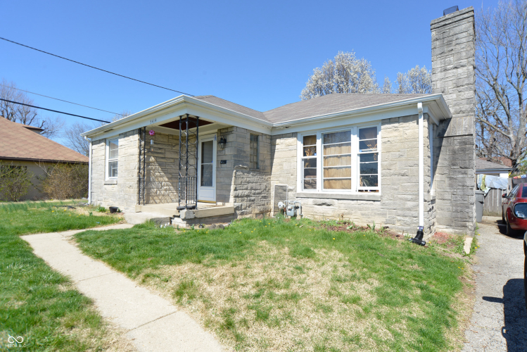 Listing Image 4