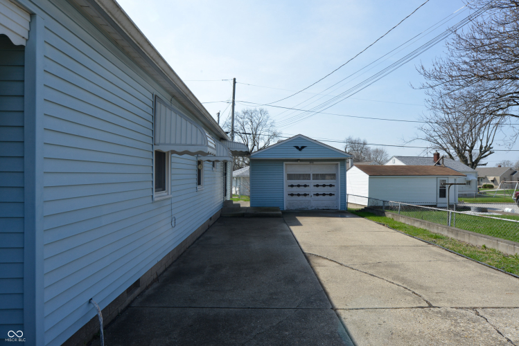Listing Image 27