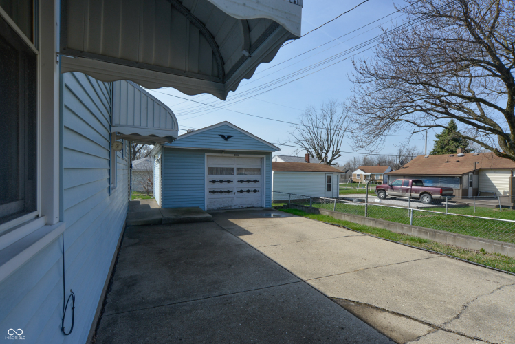 Listing Image 28