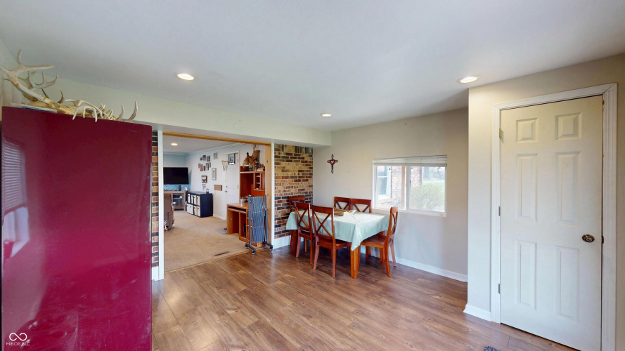 Listing Image 16