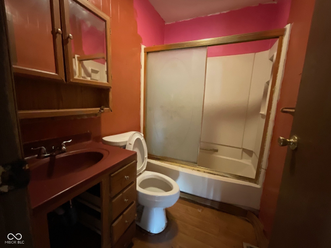 Listing Image 18