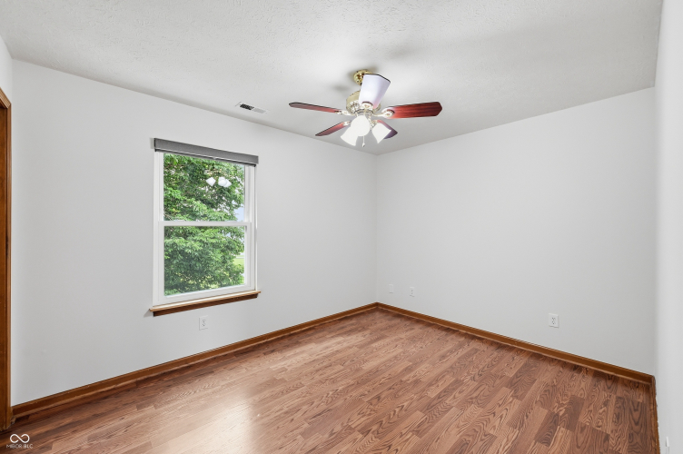 Listing Image 52