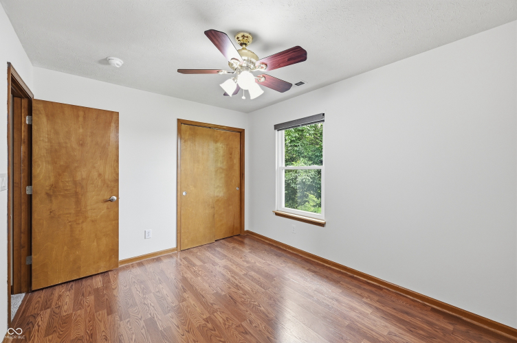 Listing Image 54