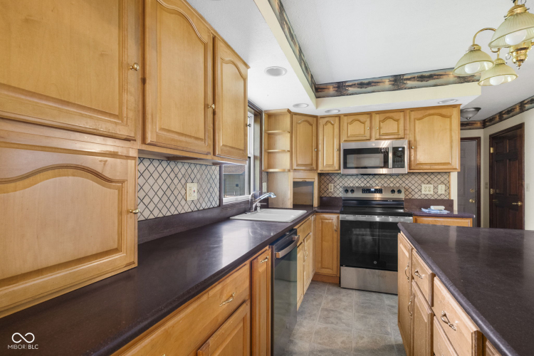 Listing Image 15