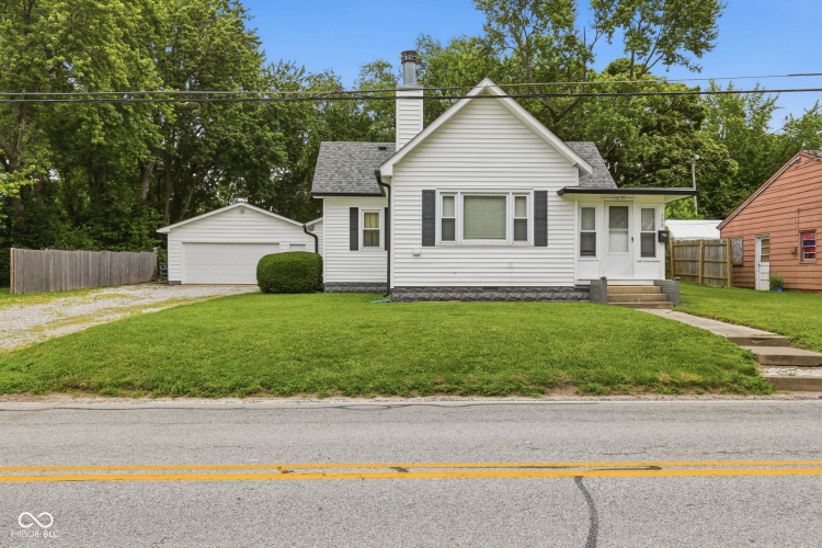 Listing Image 4