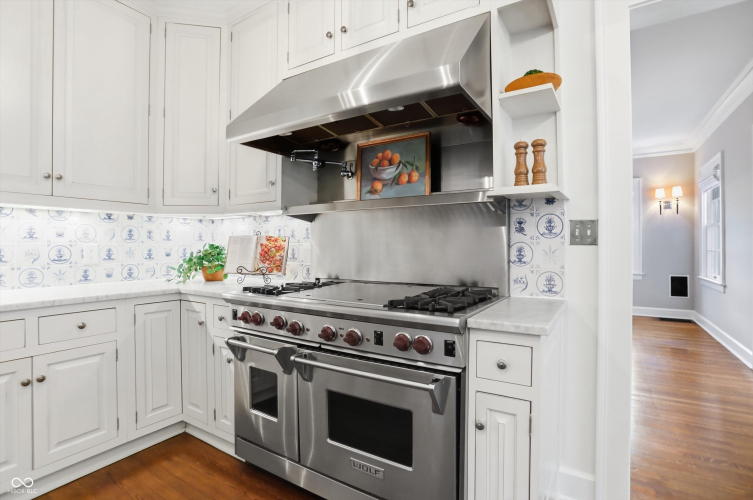 Listing Image 19