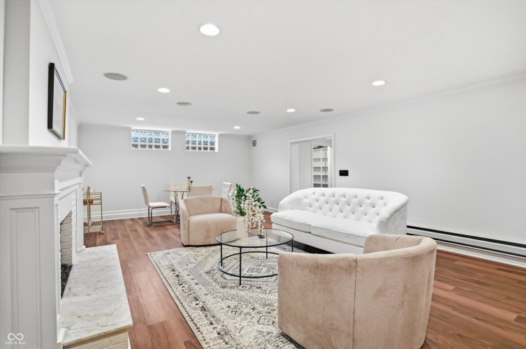 Listing Image 58
