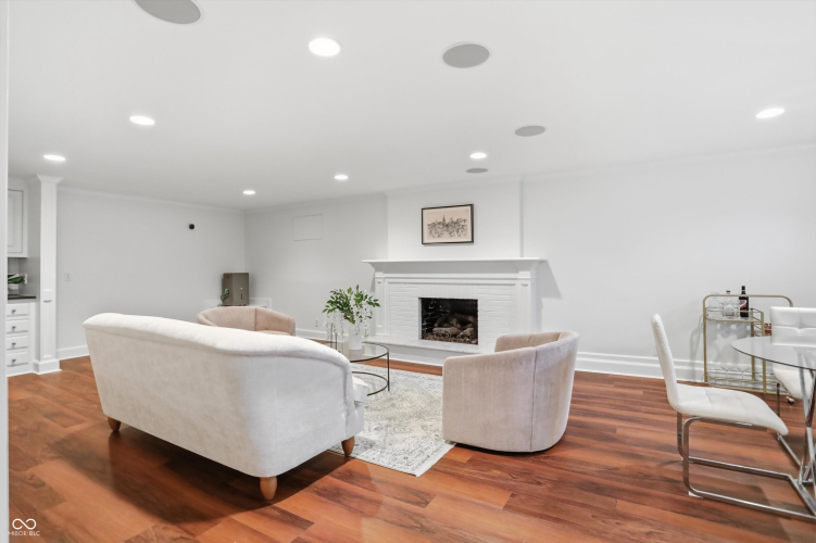 Listing Image 59