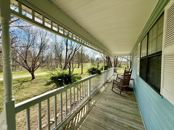 Listing Image 4