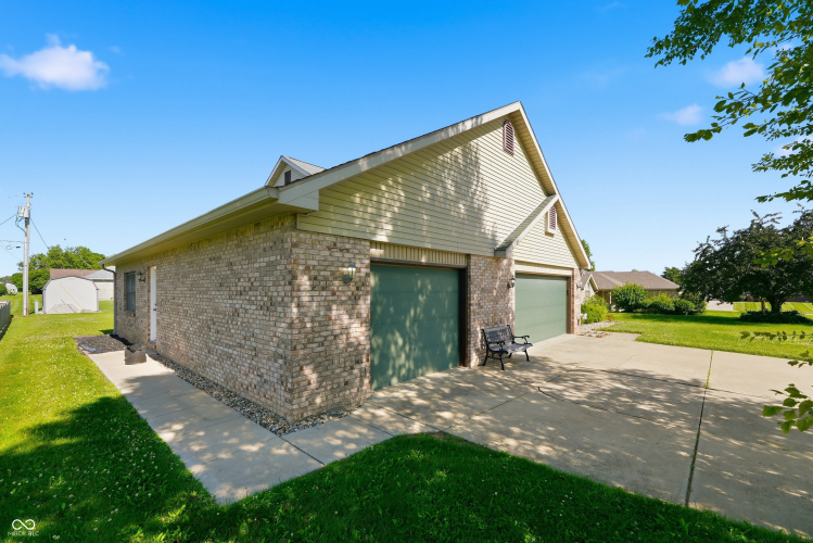 Listing Image 44