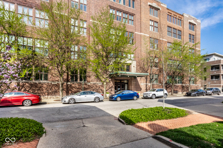 Listing Image 5