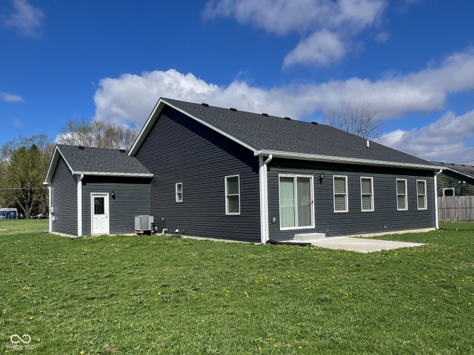 Listing Image 12