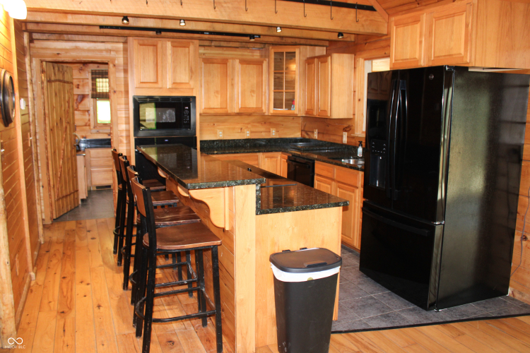 Listing Image 5