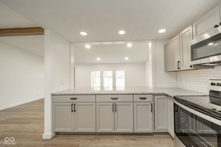 Listing Image 14
