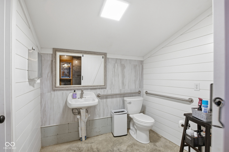 Listing Image 85