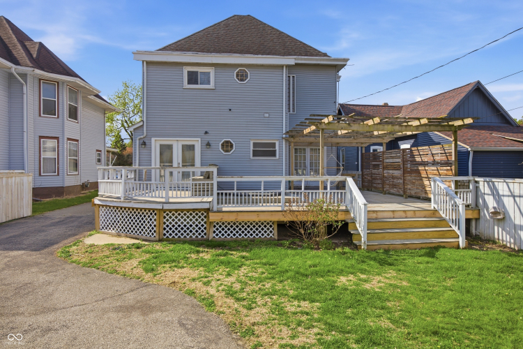 Listing Image 4