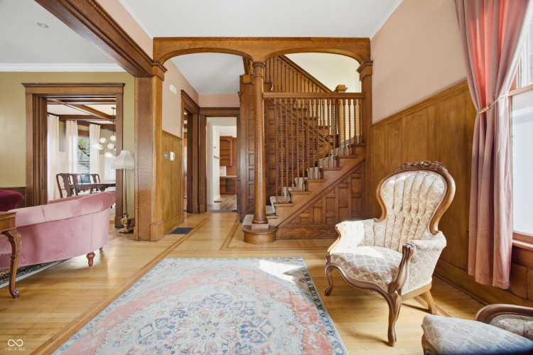 Listing Image 8