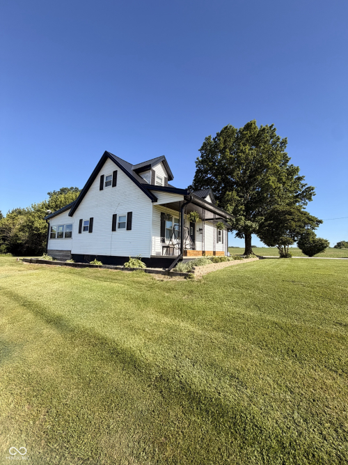 Listing Image 4