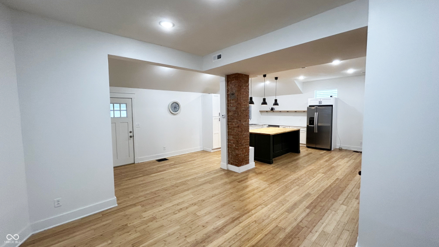 Listing Image 15