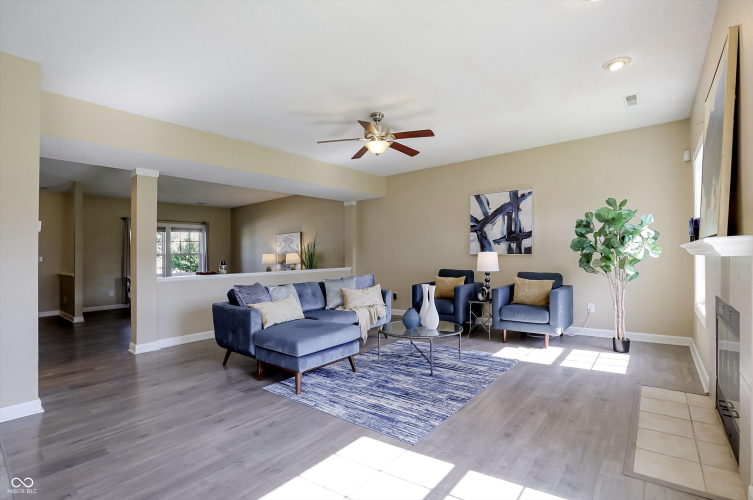 Listing Image 10
