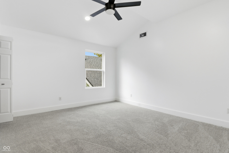 Listing Image 45
