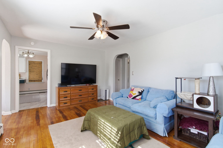 Listing Image 7