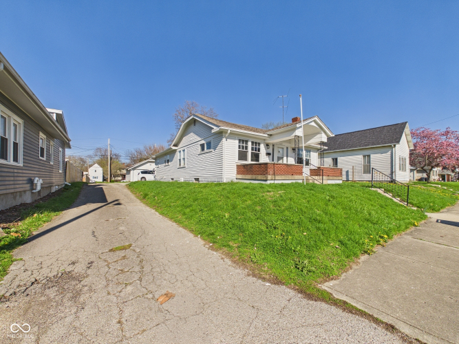 Listing Image 3