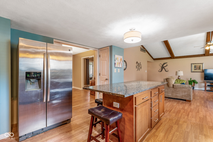 Listing Image 16