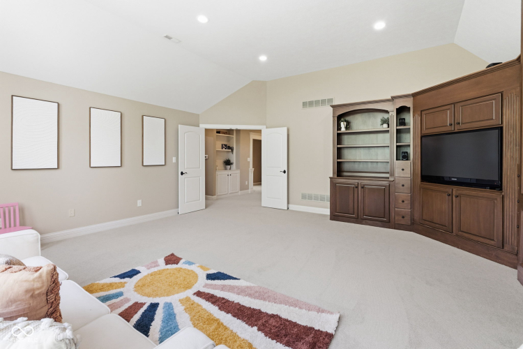 Listing Image 53