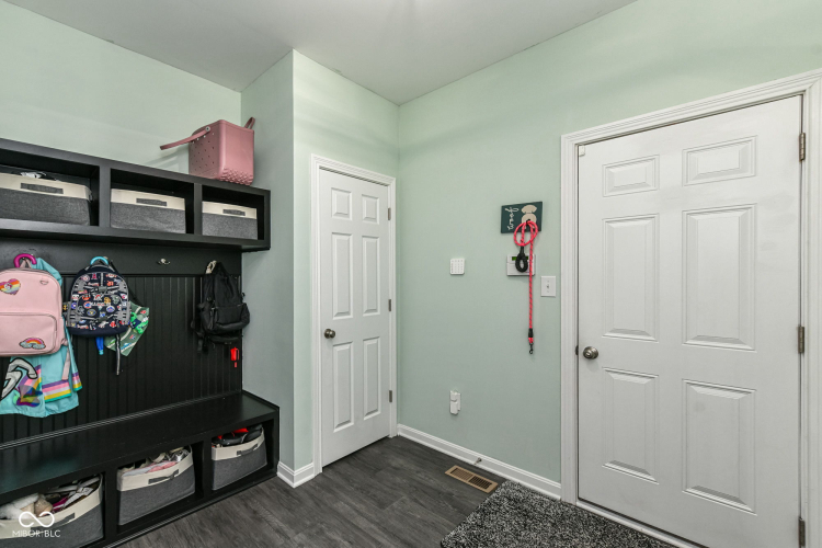 Listing Image 44