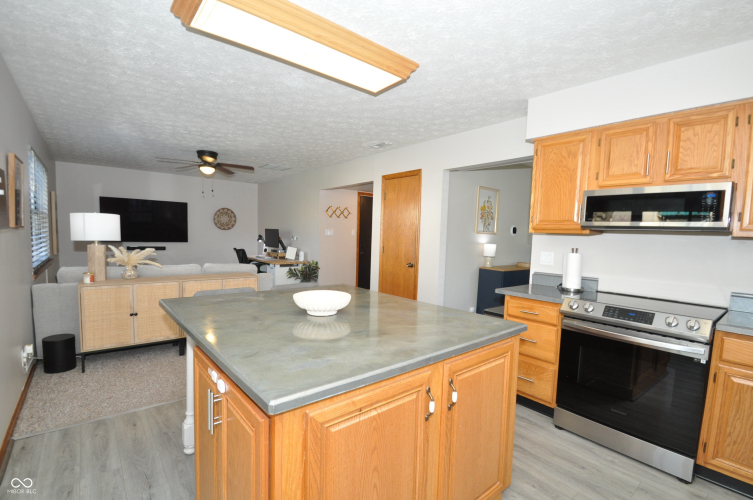 Listing Image 13