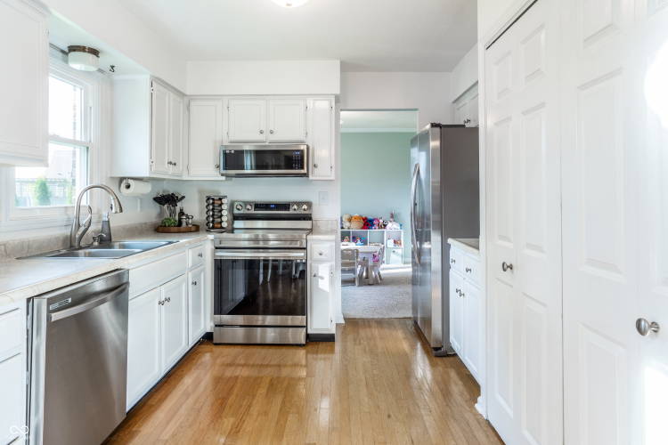 Listing Image 13
