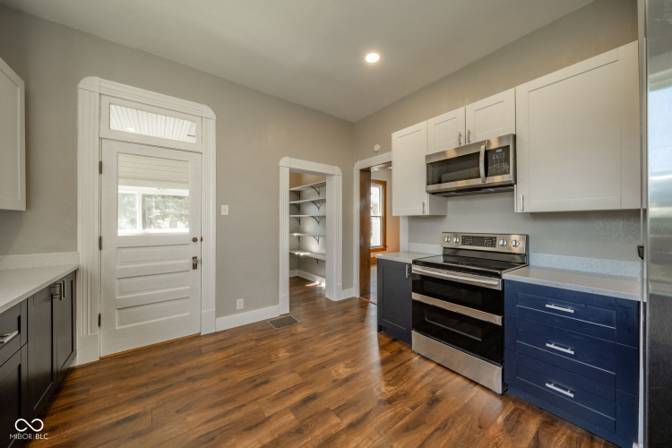 Listing Image 19