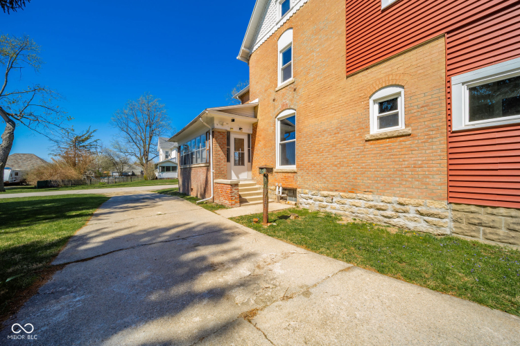 Listing Image 54