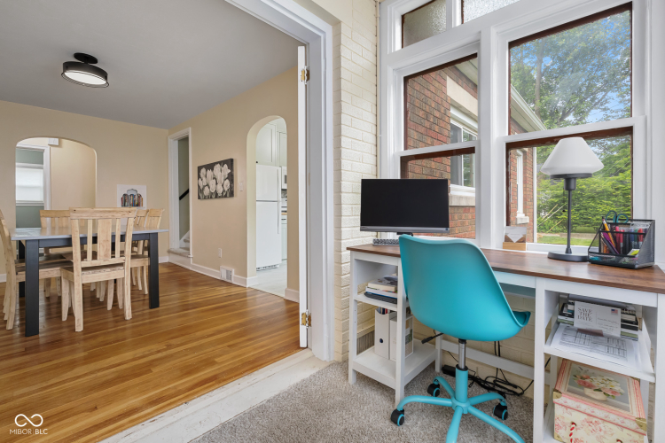 Listing Image 9