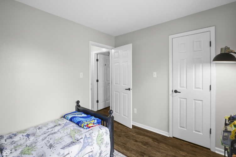 Listing Image 24