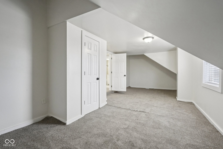 Listing Image 33