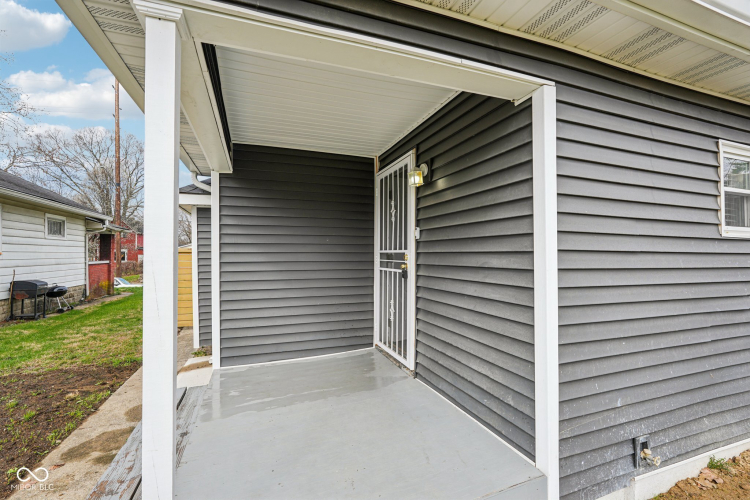 Listing Image 7