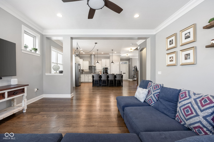 Listing Image 19