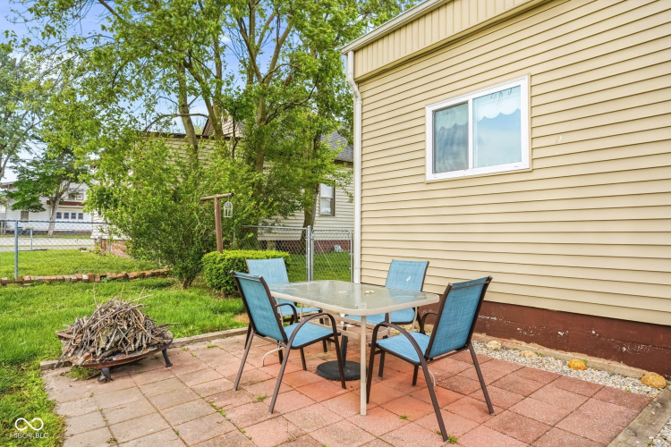 Listing Image 17