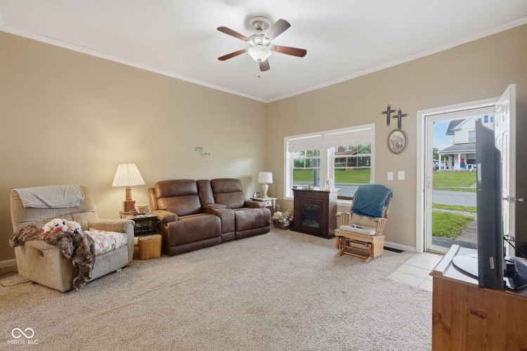 Listing Image 5