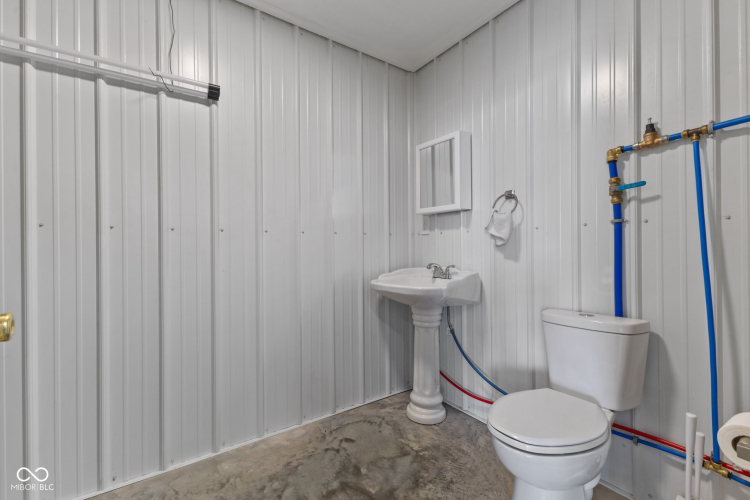 Listing Image 16