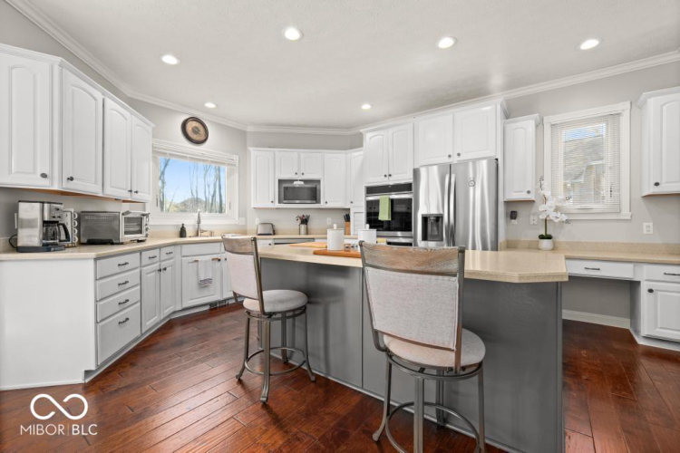 Listing Image 11