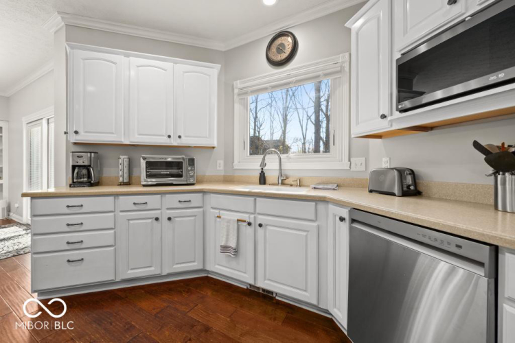 Listing Image 14
